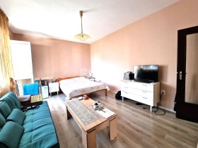 Studie Trakiya, Plovdiv