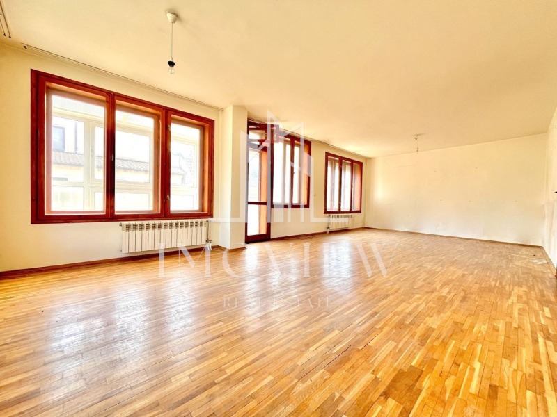 Продава  4-стаен град Варна , Център , 121 кв.м | 76804579