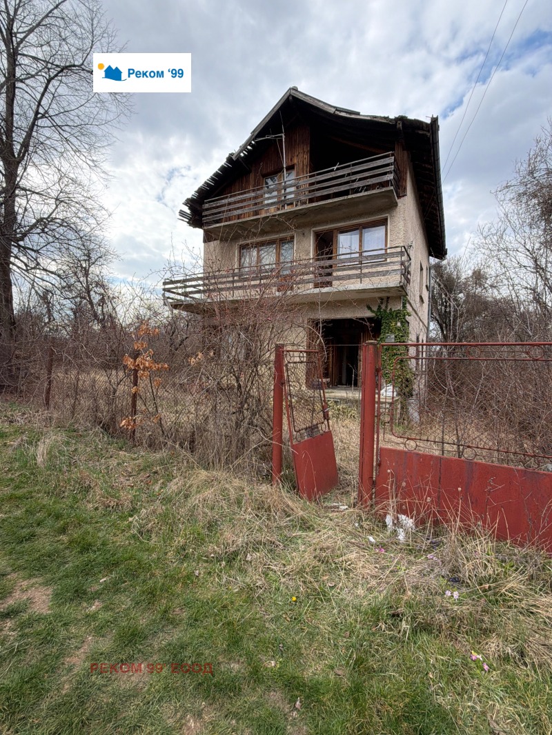 Продава КЪЩА в област София, с. Върбница - 60 кв.м / 59 000 € » 115 393.97 лв., РЕКОМ 99' ЕООД