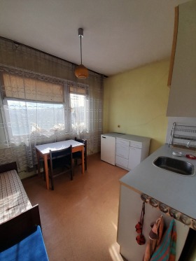 1 quarto Chirok centar, Pleven 1