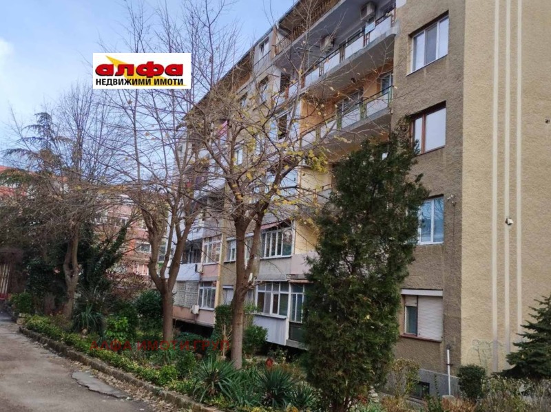 Продава  4-стаен град Добрич , Център , 100 кв.м | 41340907