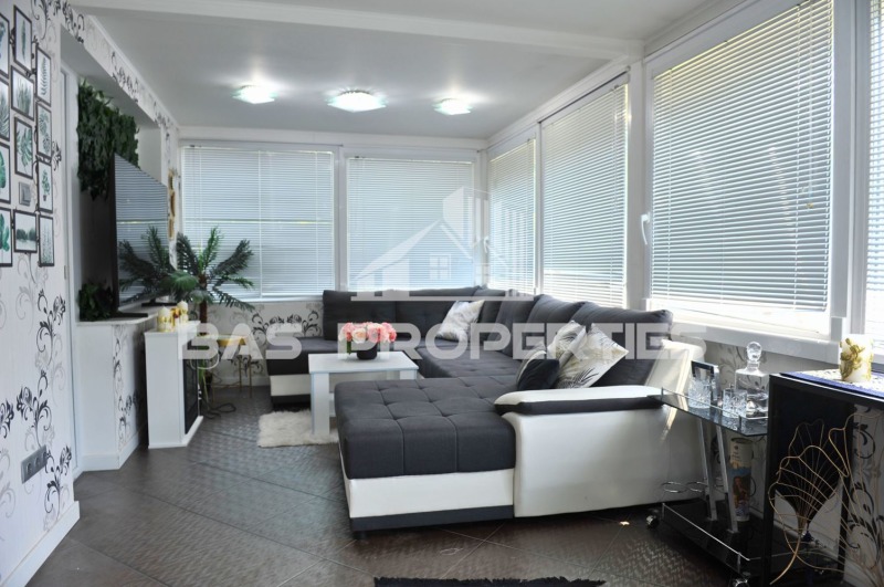 Eladó  Ház Sofia , Bankja , 160 négyzetméter | 20897992 - kép [2]