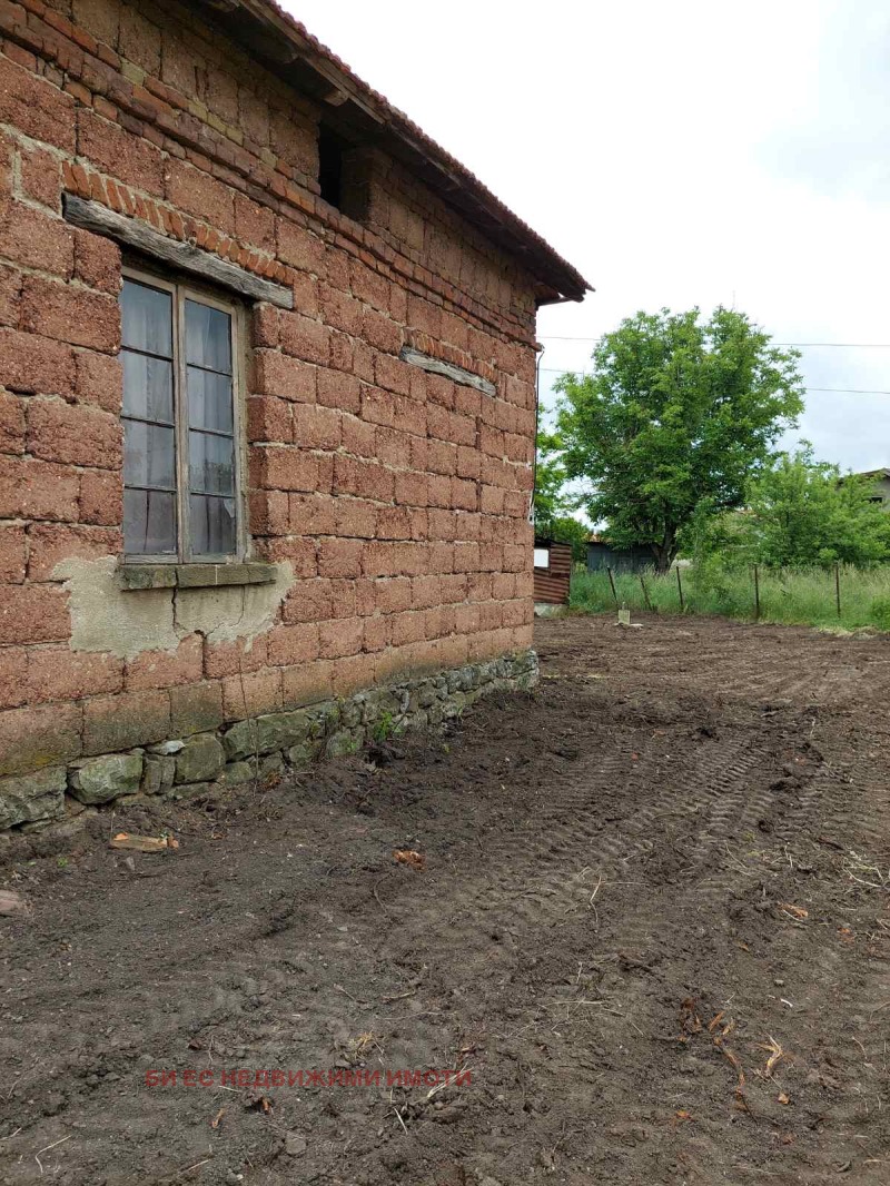 Продава КЪЩА в област Перник, с. Долни Раковец - 72 кв.м / 39 880.77 € » 78 000 лв., БИ ЕС НЕДВИЖИМИ ИМОТИ