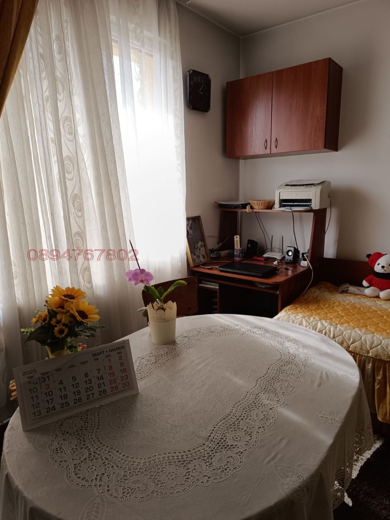 Продава 3-СТАЕН, гр. Перник, Рено, снимка 3 - Апартаменти - 53491745