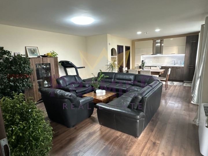 Продава КЪЩА, с. Климентово, област Варна, снимка 2 - Къщи - 52636871