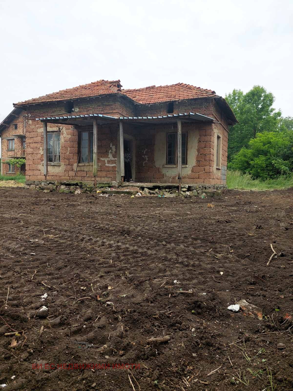 Продава КЪЩА, с. Долни Раковец, област Перник, снимка 2 - Къщи - 46634846