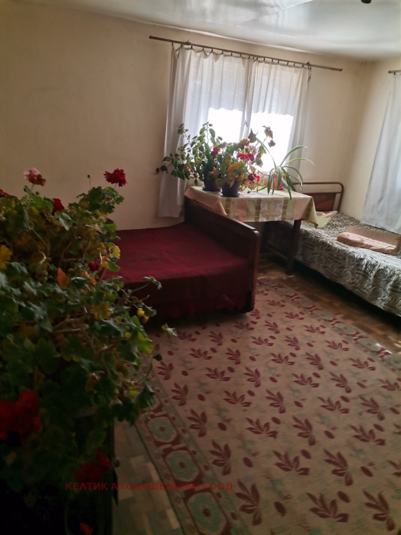 Продава КЪЩА, с. Гюешево, област Кюстендил, снимка 14 - Къщи - 52247449