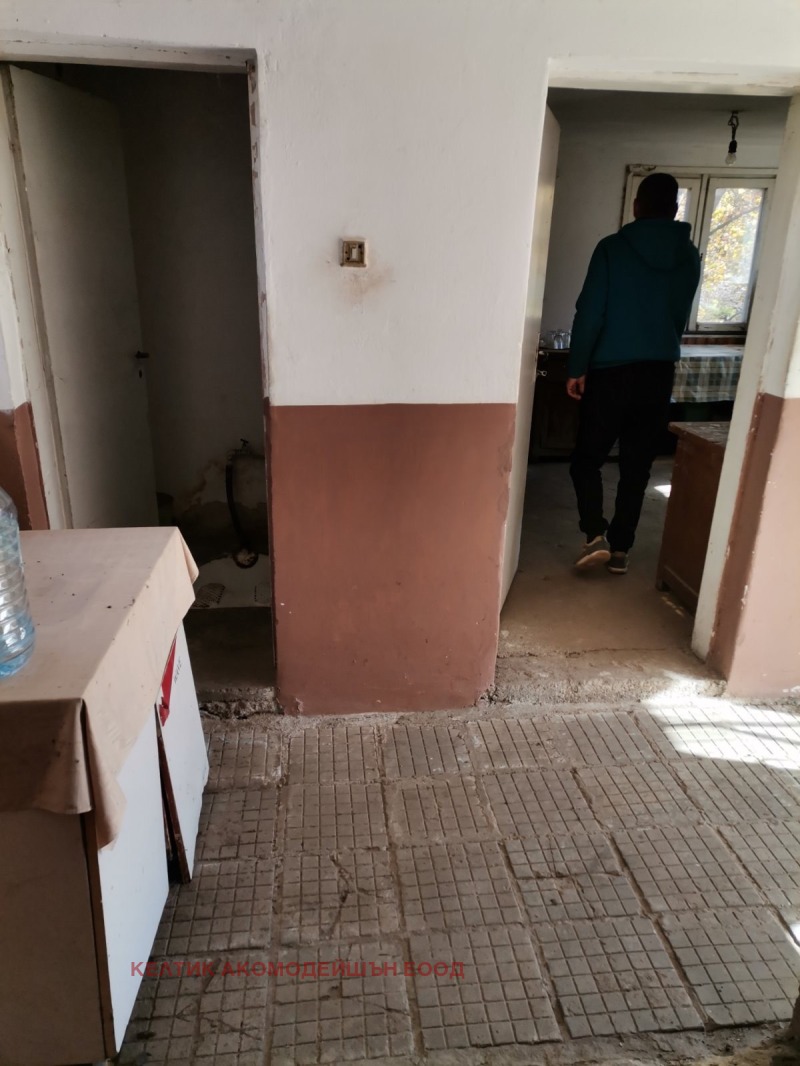 Продава КЪЩА, с. Гюешево, област Кюстендил, снимка 10 - Къщи - 52247449