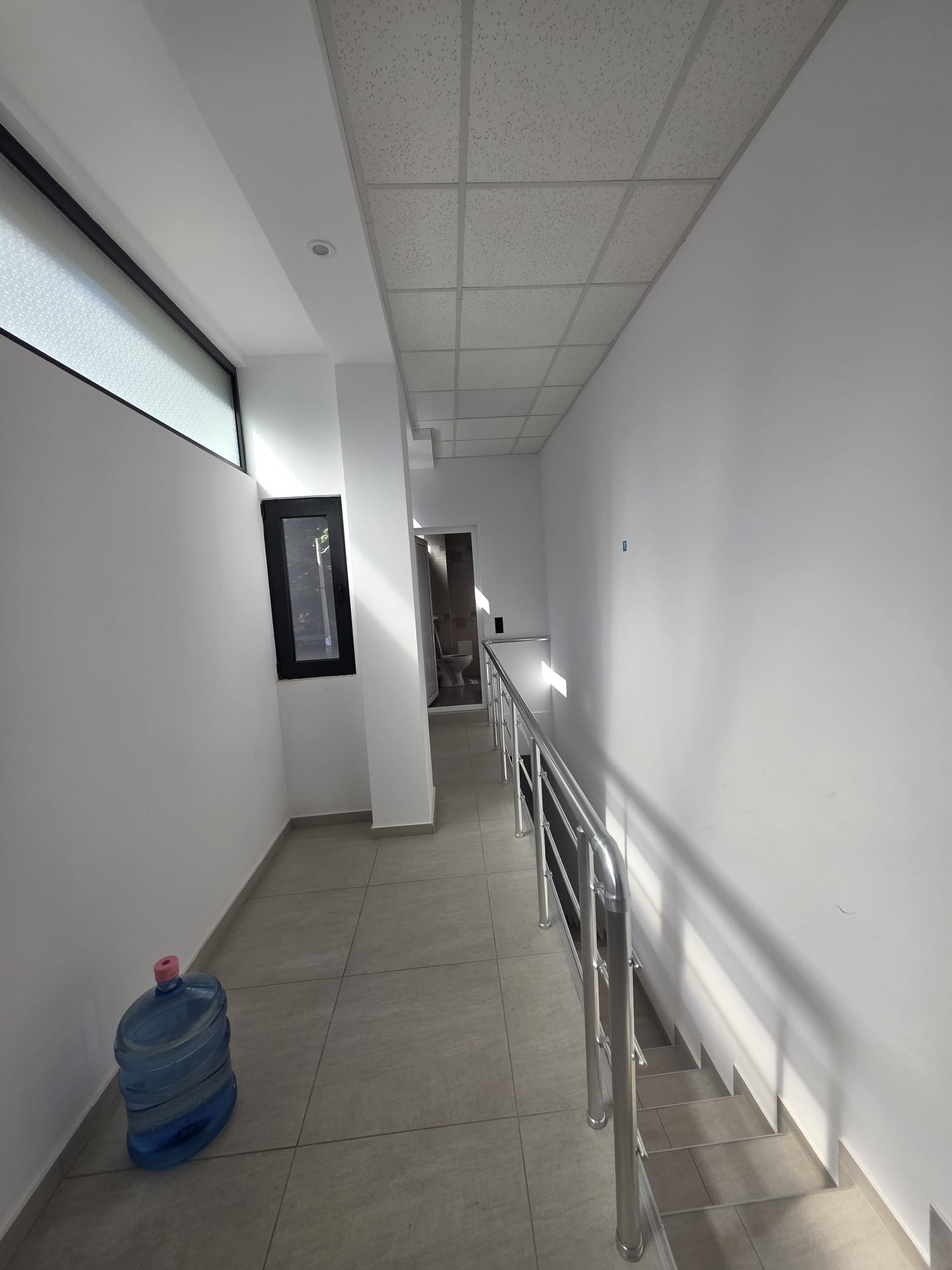 Продава ОФИС, гр. Хасково, Дружба 1, снимка 3 - Офиси - 55999067
