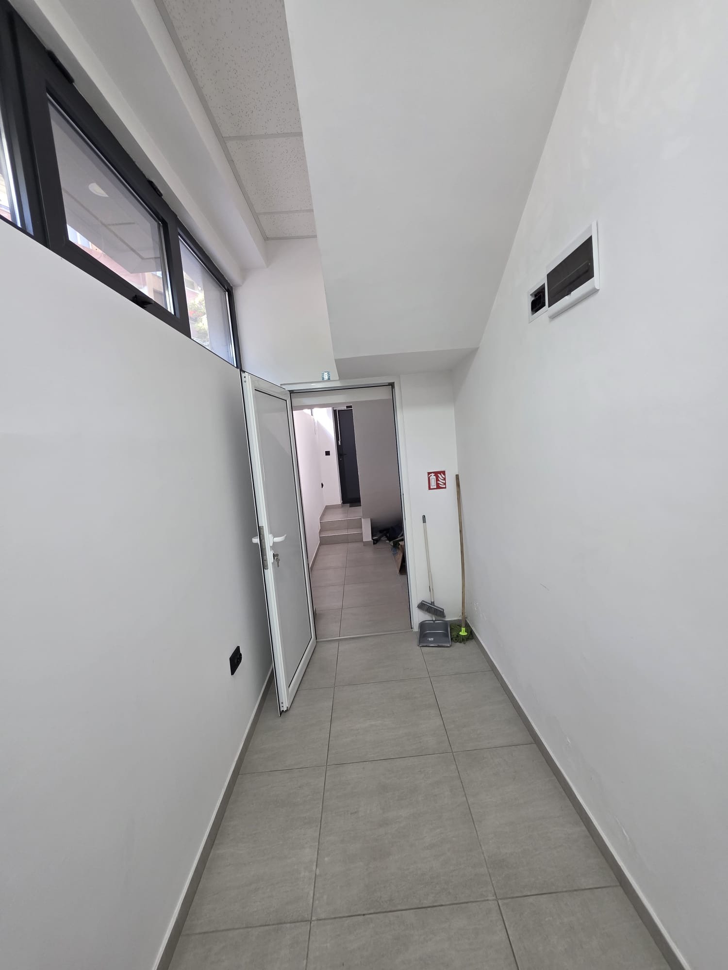 Продава ОФИС, гр. Хасково, Дружба 1, снимка 6 - Офиси - 55999067
