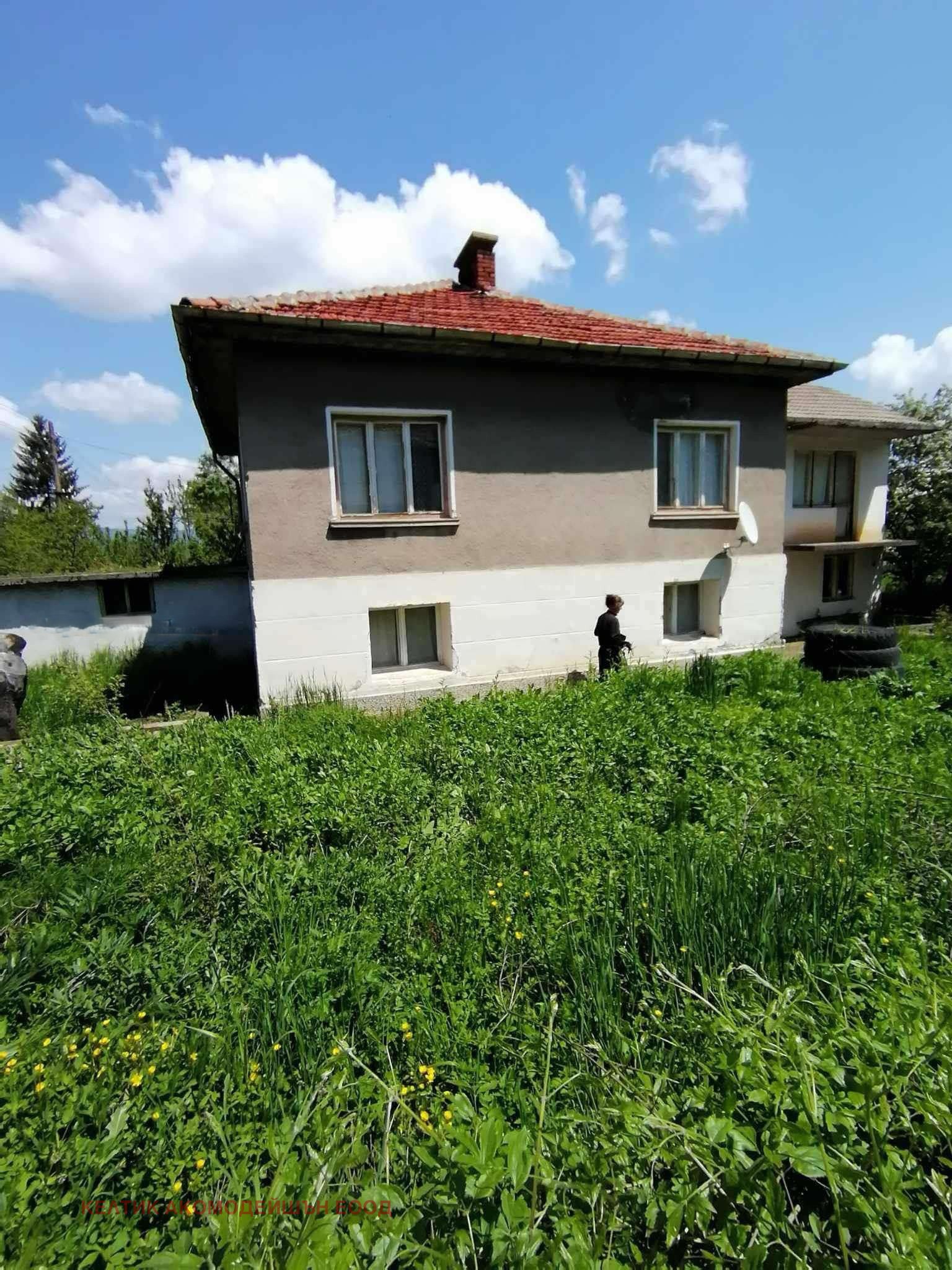 Продава КЪЩА, с. Гюешево, област Кюстендил, снимка 2 - Къщи - 52247449