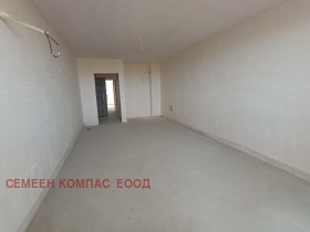 1 quarto Iujen, Plovdiv