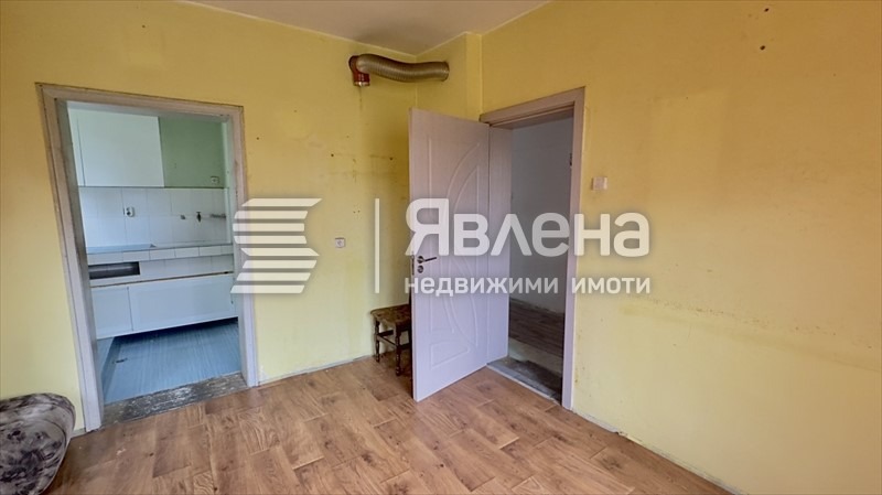 Продава ЕТАЖ ОТ КЪЩА, гр. Карлово, област Пловдив, снимка 5 - Етаж от къща - 55619510