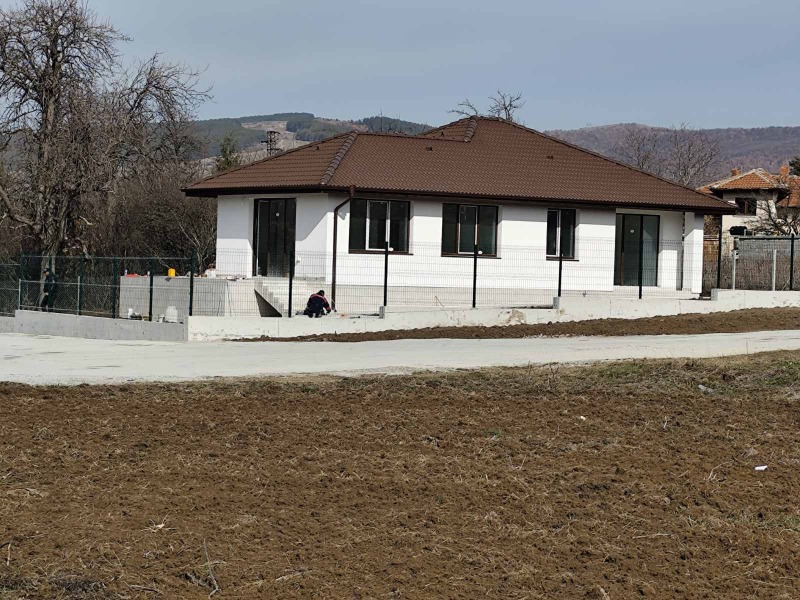 Продава  Къща, област Перник, с. Долна Диканя •  259 998 EUR • ID 95546162 — holmes.bg - [1] 