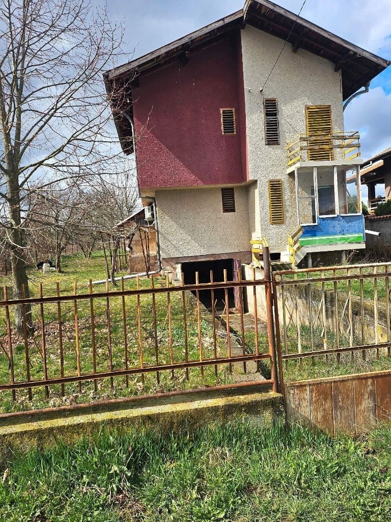 Продава КЪЩА, с. Ноевци, област Перник