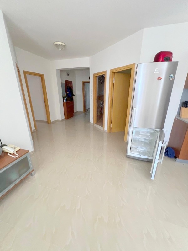 Продава МНОГОСТАЕН, гр. Бургас, Сарафово, снимка 4 - Апартаменти - 52612901