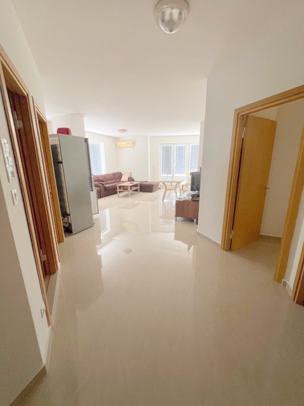 Продава МНОГОСТАЕН, гр. Бургас, Сарафово, снимка 2 - Апартаменти - 52612901