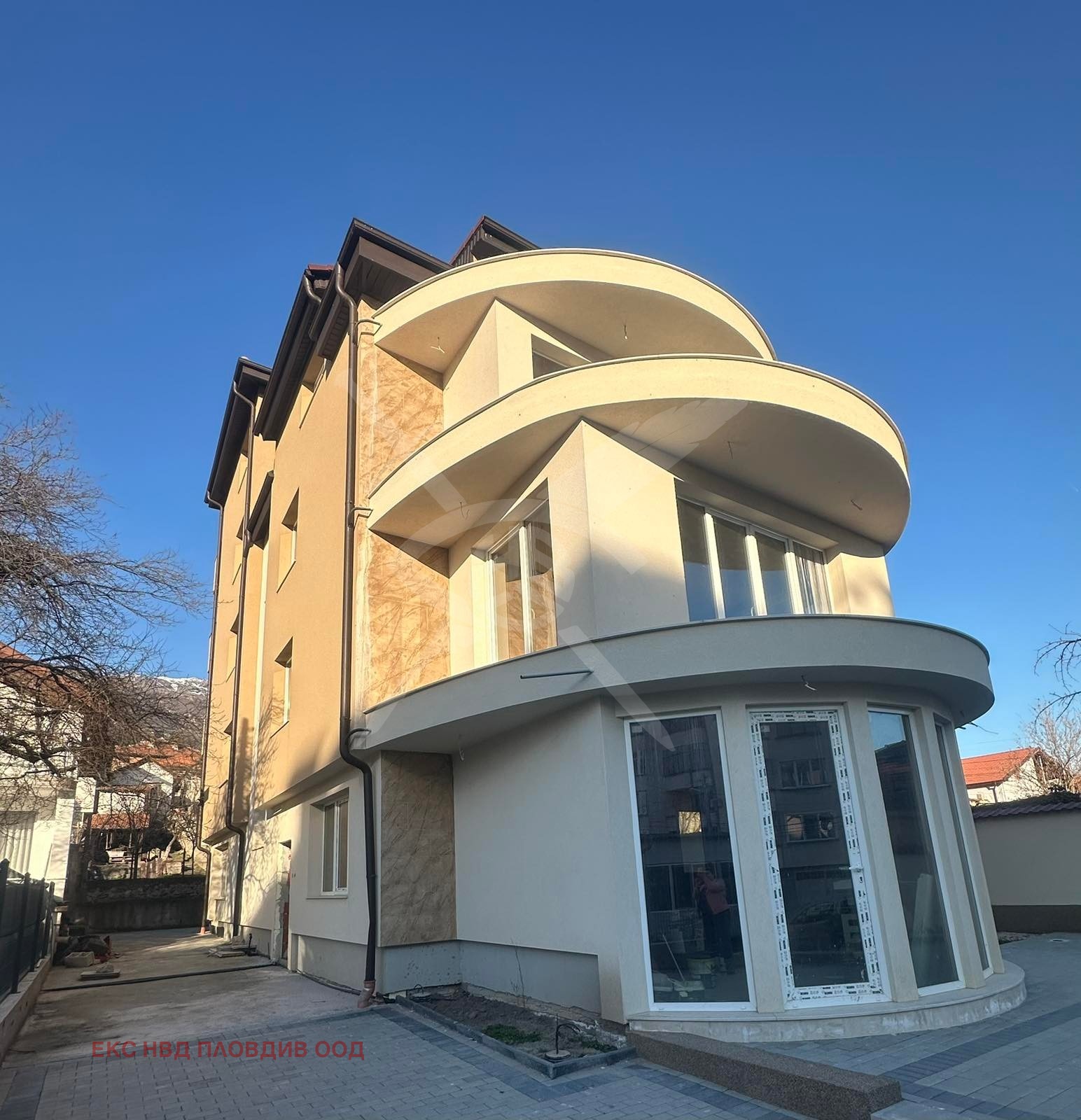 Продава КЪЩА, гр. Карлово, област Пловдив