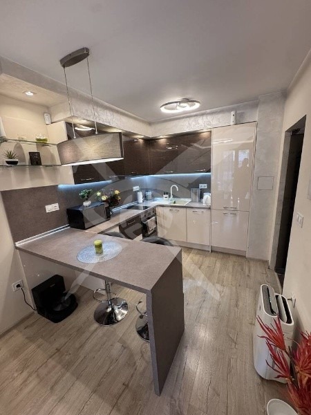 Продава 2-СТАЕН, гр. Бургас, Лазур