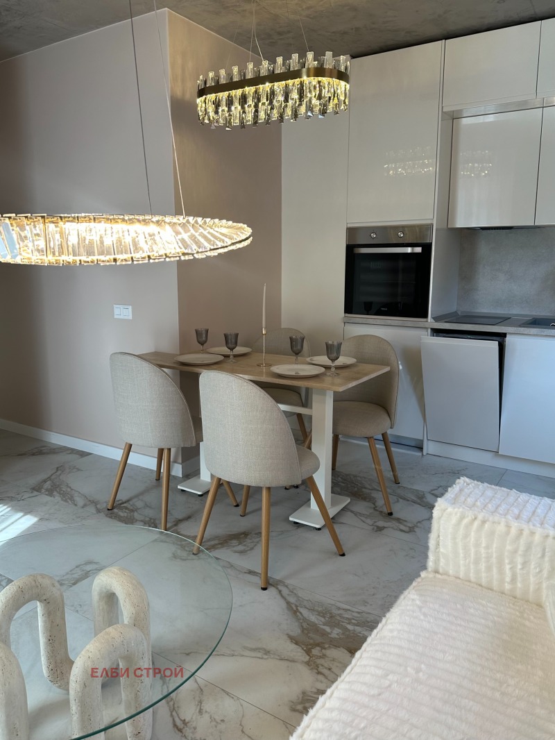 Продава  3-стаен град Перник , Изток , 93 кв.м | 40988235 - изображение [2]