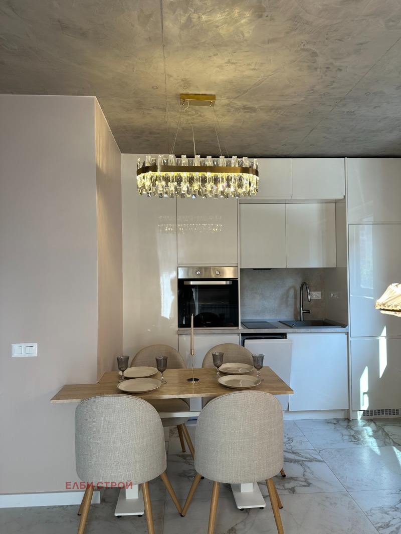 Продава  3-стаен град Перник , Изток , 93 кв.м | 40988235 - изображение [4]