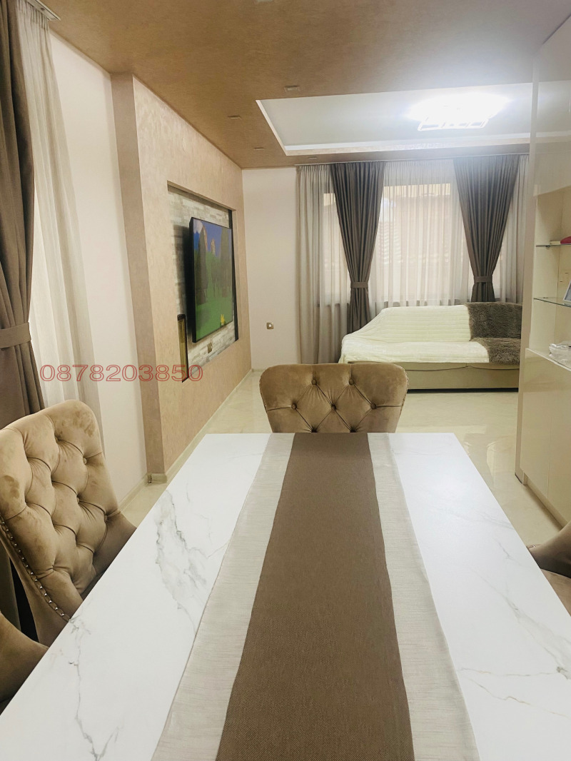 Продава КЪЩА, гр. Монтана, Идеален център, снимка 2 - Къщи - 52779428