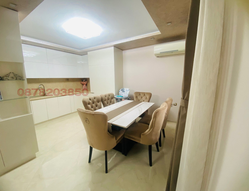 Продава КЪЩА, гр. Монтана, Идеален център