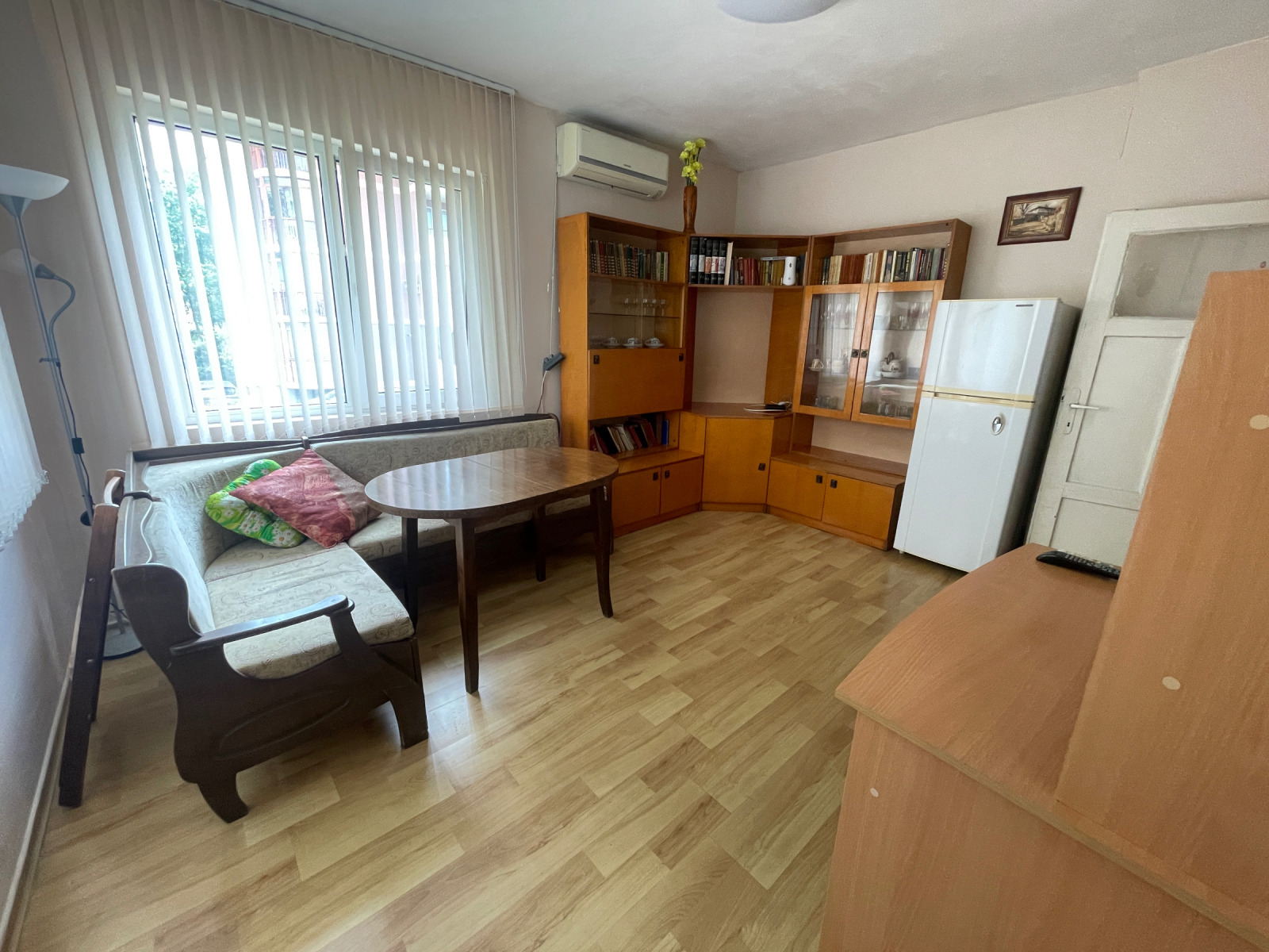 Продава ЕТАЖ ОТ КЪЩА, гр. Русе, Централен кооп. пазар, снимка 3 - Етаж от къща - 54656519