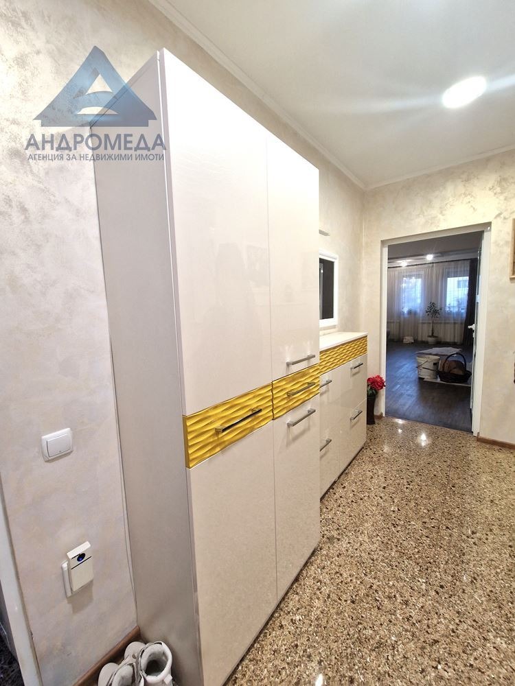 Продава  3-стаен град Плевен , 9-ти квартал , 163 кв.м | 23022169 - изображение [7]