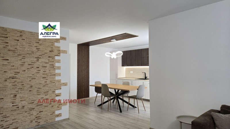 Продава КЪЩА, гр. Пазарджик, Център, снимка 3 - Къщи - 52624849