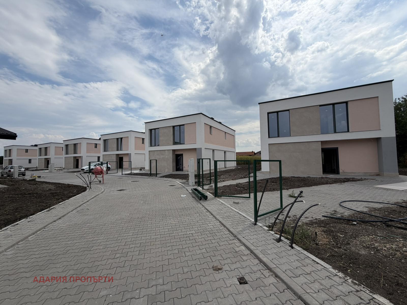 Продава КЪЩА, гр. Костинброд, област София област, снимка 2 - Къщи - 54804475