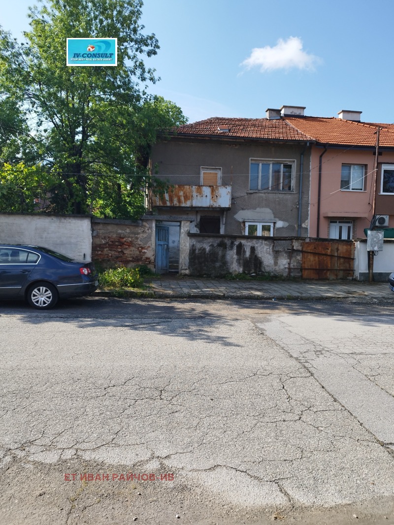 Продава  Къща, област Кюстендил, гр. Дупница • 72 000 EUR • ID 59073633 — holmes.bg - [1] 