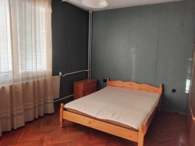 2 Schlafzimmer Zentar, Ruse 6