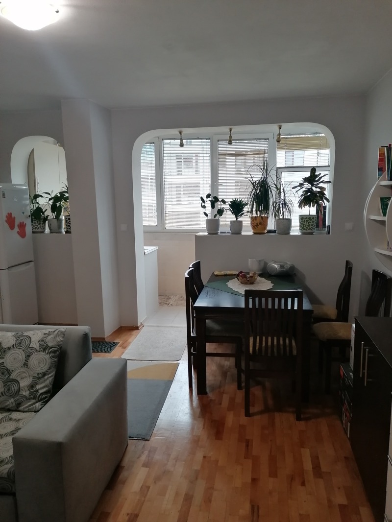Продава  3-стаен, град София, Лозенец •  330 000 EUR • ID 39910358 — holmes.bg - [1] 