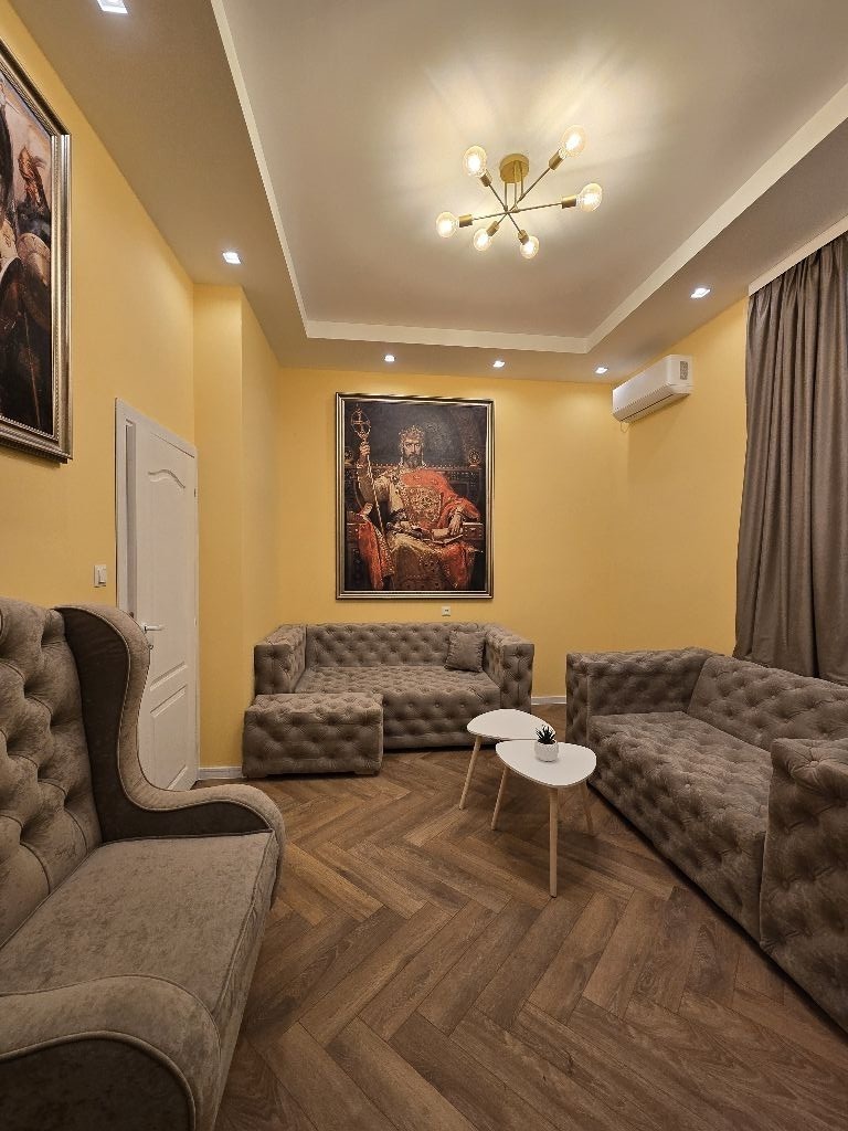 Продава КЪЩА, гр. Русе, Център, снимка 2 - Къщи - 56345384
