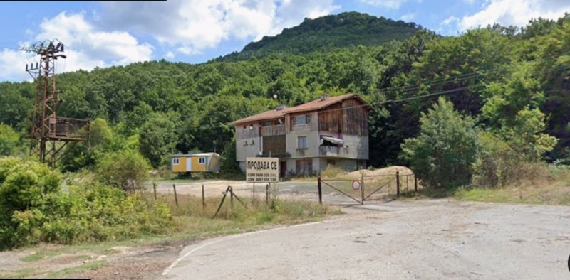 Продава БИЗНЕС ИМОТ, с. Риш, област Шумен