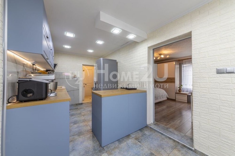 Продава КЪЩА, гр. Аксаково, област Варна, снимка 9 - Къщи - 52706565