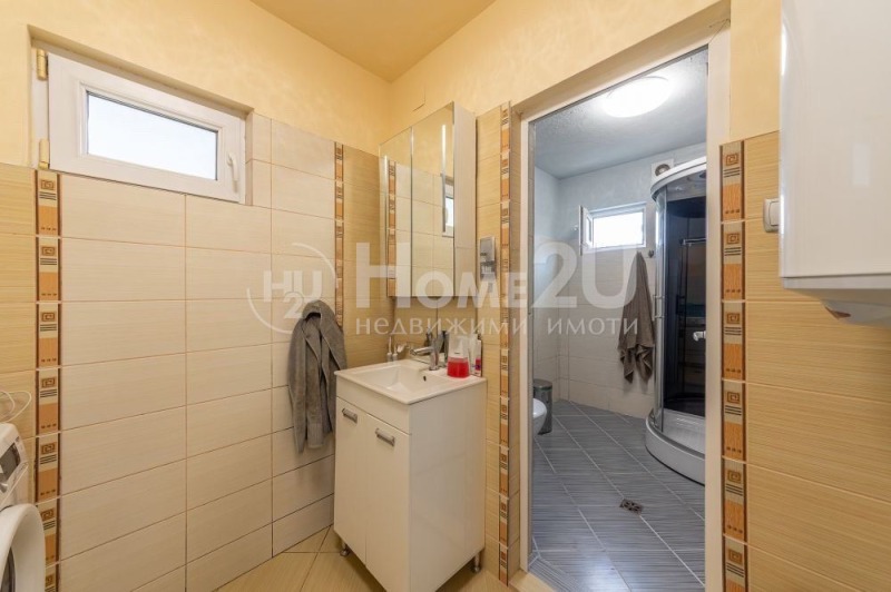 Продава КЪЩА, гр. Аксаково, област Варна, снимка 15 - Къщи - 52706565