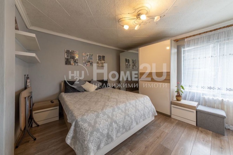 Продава КЪЩА, гр. Аксаково, област Варна, снимка 6 - Къщи - 52706565