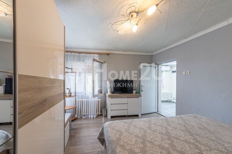 Продава КЪЩА, гр. Аксаково, област Варна, снимка 13 - Къщи - 52706565