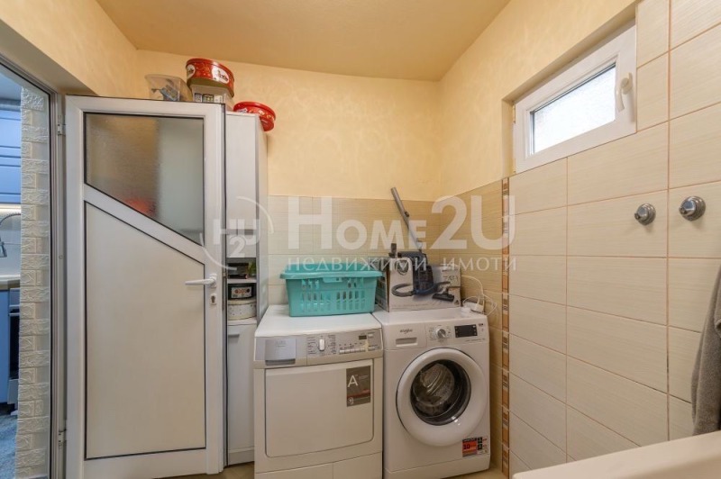 Продава КЪЩА, гр. Аксаково, област Варна, снимка 11 - Къщи - 52706565