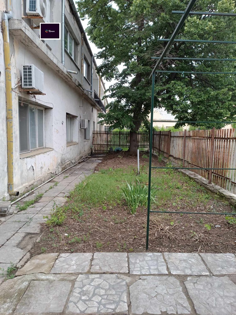 Продава ПРОМ. ПОМЕЩЕНИЕ в град Добрич, Промишлена зона - Север - 600 кв.м / 149 900 € » 293 178.92 лв., РОНЕВА