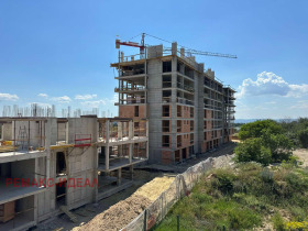 3-стаен град Варна, Владислав Варненчик 1