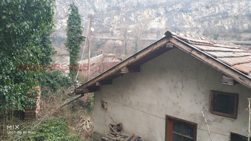 Продава КЪЩА, гр. Ловеч, Вароша, снимка 3 - Къщи - 52772639