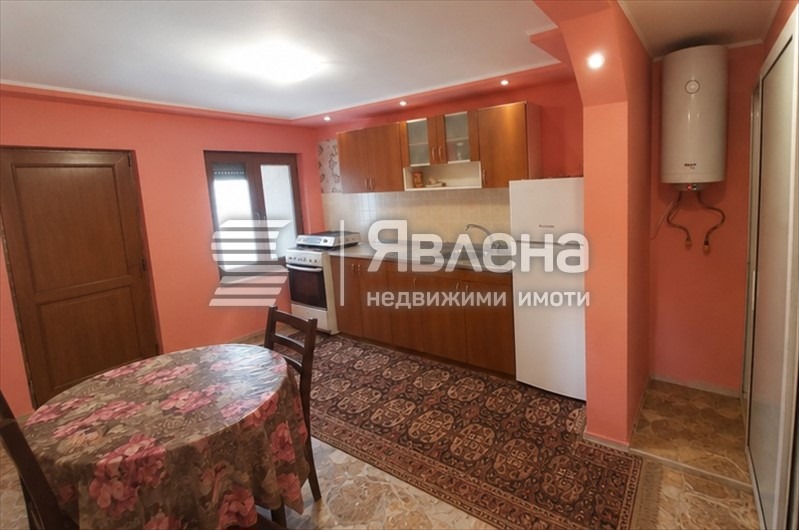 Продава КЪЩА, с. Стожер, област Добрич, снимка 4 - Къщи - 55106872