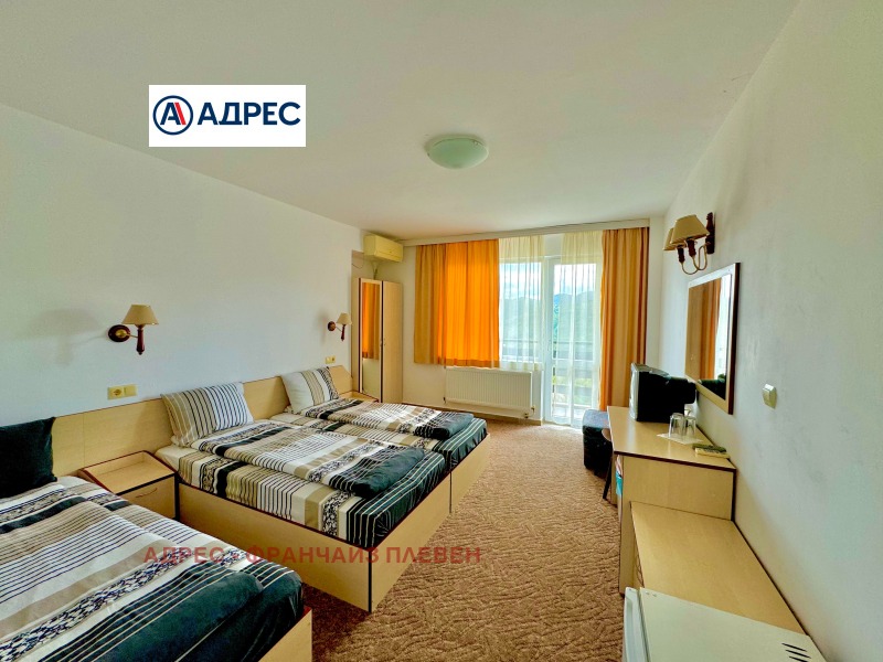 Продава ХОТЕЛ, с. Типченица, област Враца, снимка 8 - Хотели - 52600335