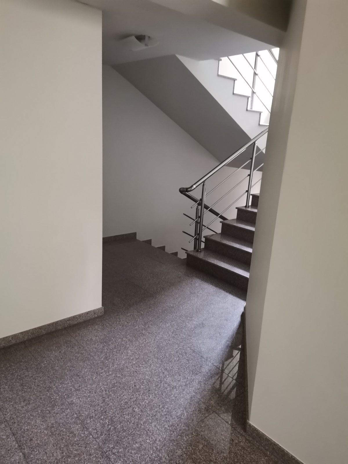 Продава 3-СТАЕН, гр. Пловдив, Южен, снимка 2 - Апартаменти - 50182862