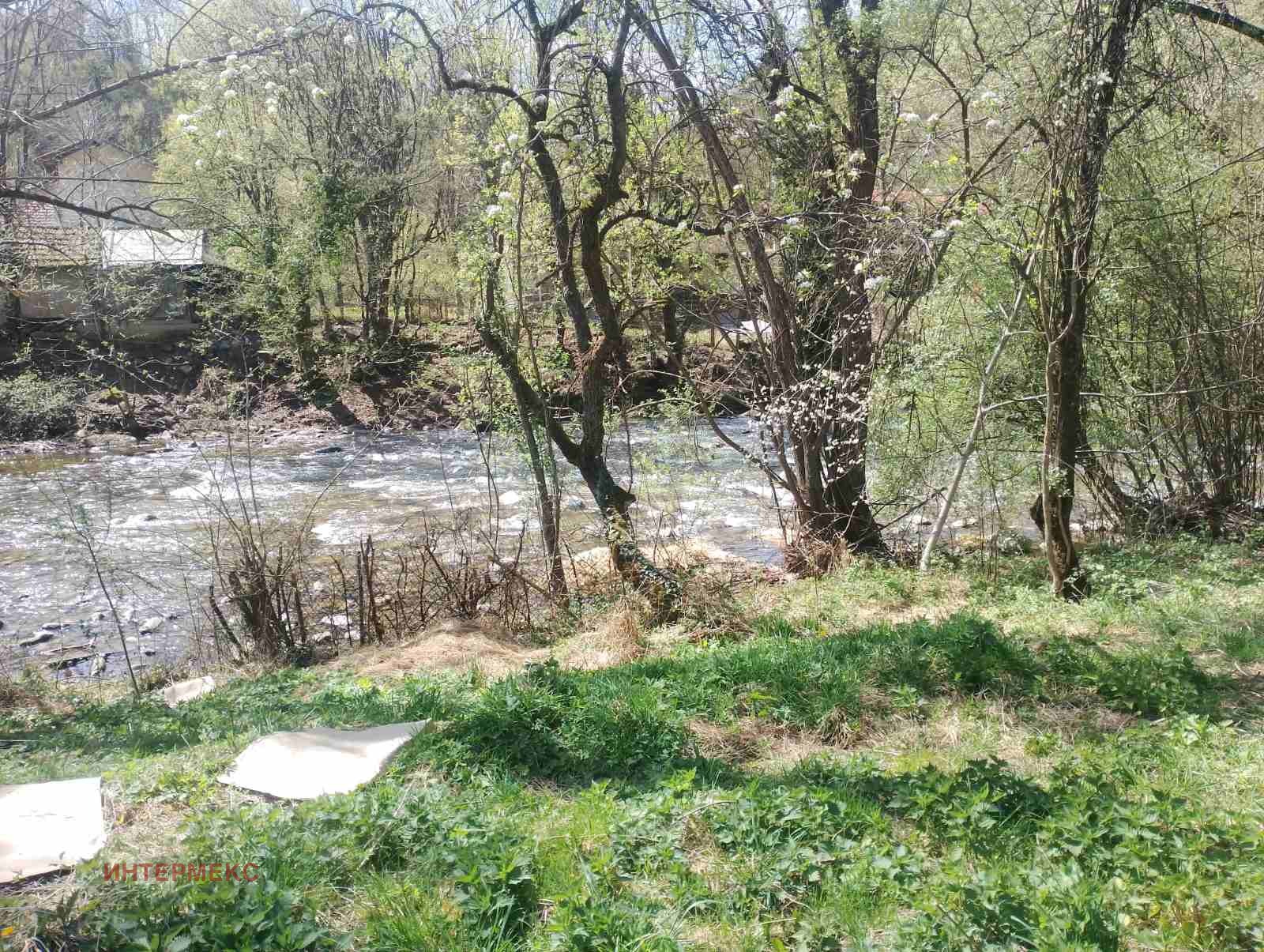 Продава ХОТЕЛ, с. Рибарица, област Ловеч