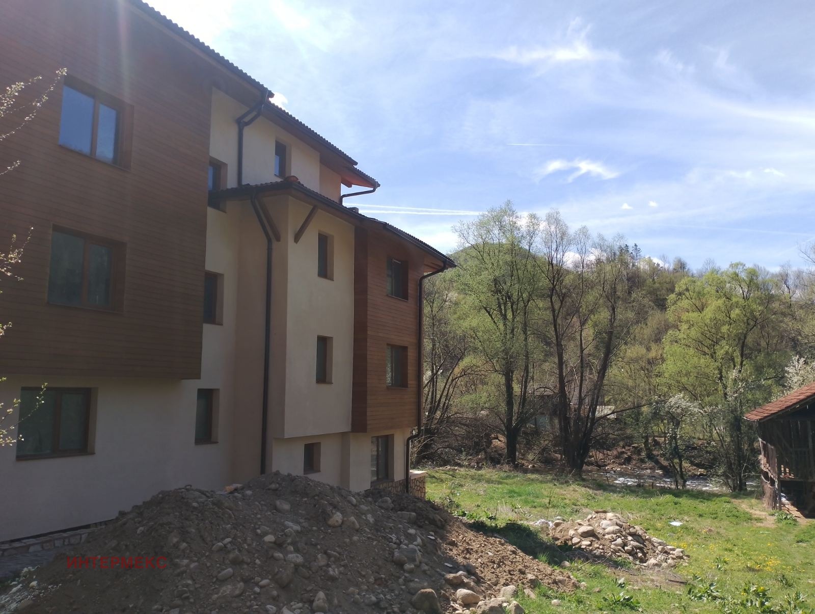 Продава ХОТЕЛ, с. Рибарица, област Ловеч, снимка 4 - Хотели - 56079228