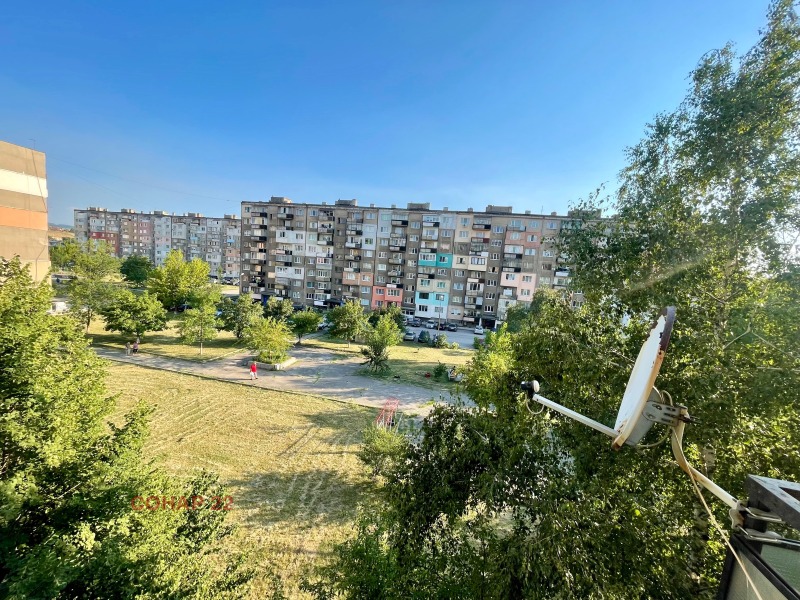 Na sprzedaż  1 sypialnia Pernik , Iztok , 63 mkw | 35415025 - obraz [8]